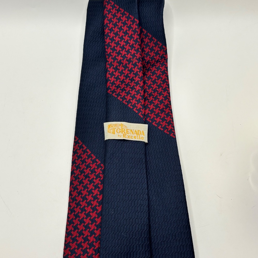 Grenada by‎ Excello VTG Striped Navy Blue Red Houndstooth Textured Wide Necktie